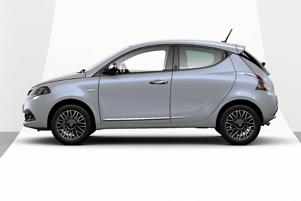 https://autogreeknews.gr/wp-content/uploads/2021/07/lancia-ypsilon-grigio-lunare-1.jpg