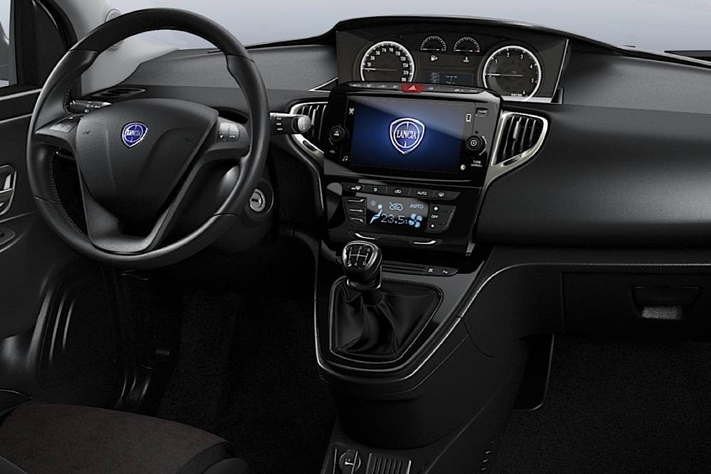 https://autogreeknews.gr/wp-content/uploads/2021/07/lancia-ypsilon-grigio-lunare-3.jpg