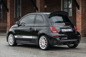 new-abarth-695-esseesse-unveiled-with-exclusive-lo (14)