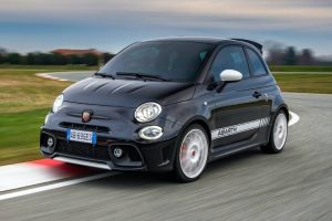 new-abarth-695-esseesse-unveiled-with-exclusive-lo (2)