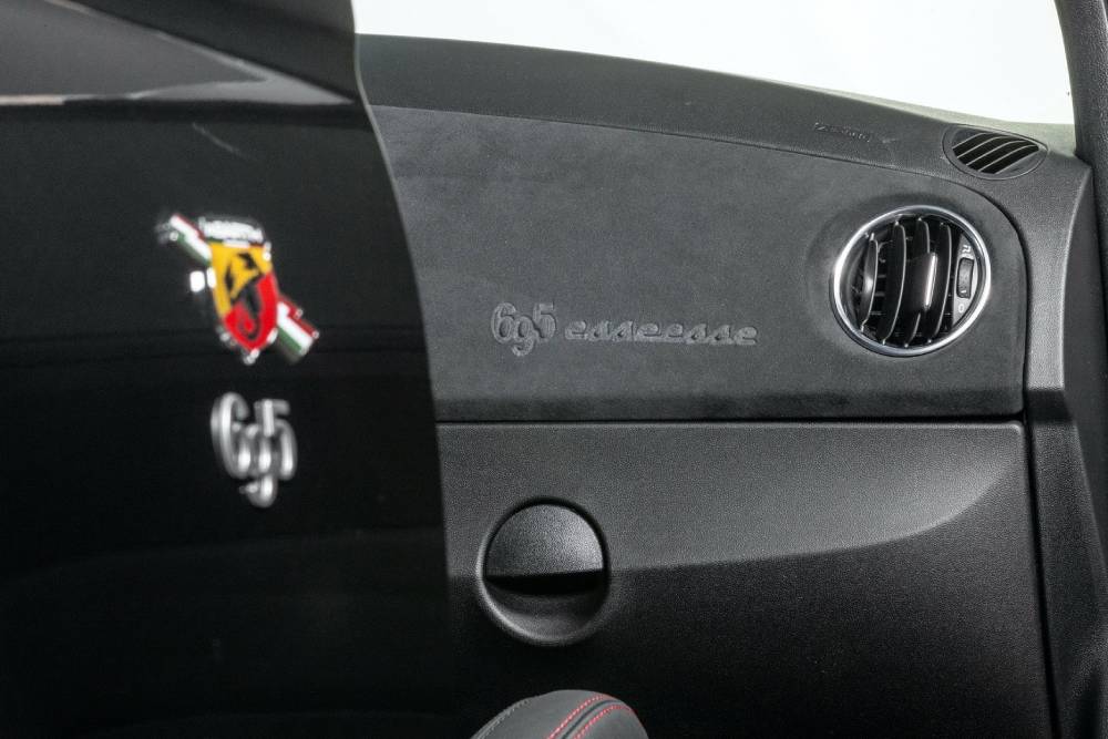 https://autogreeknews.gr/wp-content/uploads/2021/07/new-abarth-695-esseesse-unveiled-with-exclusive-lo-5.jpg