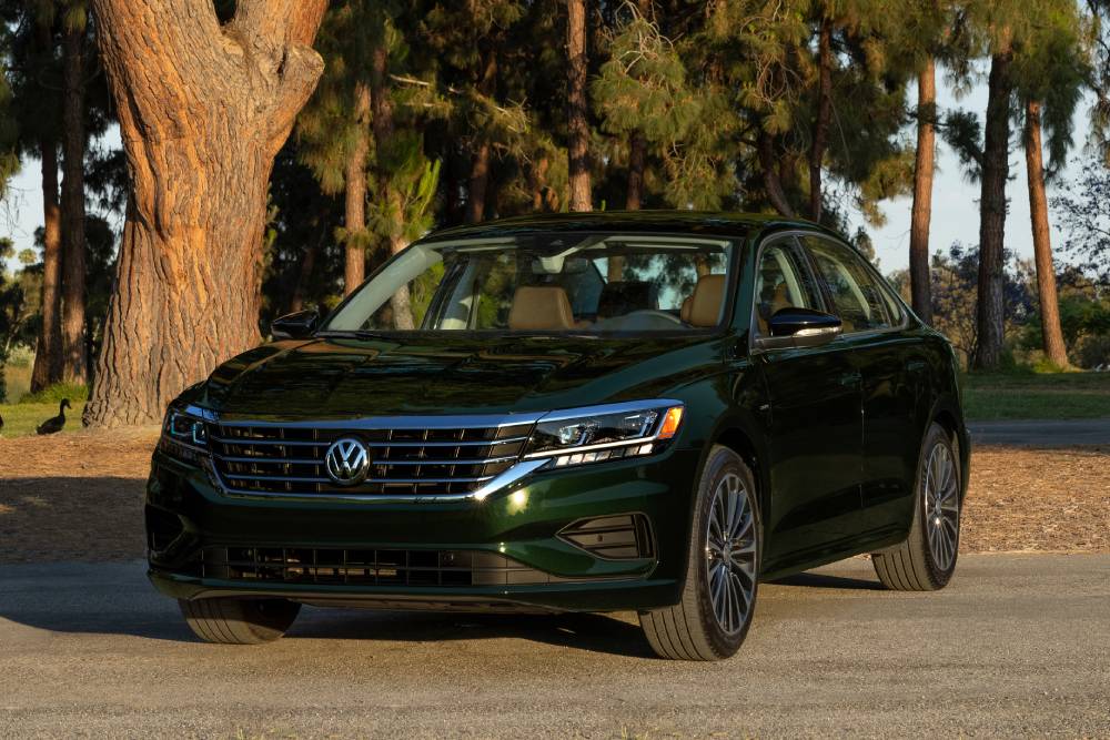 https://autogreeknews.gr/wp-content/uploads/2021/07/volkswagen_passat_limited_edition_56.jpg