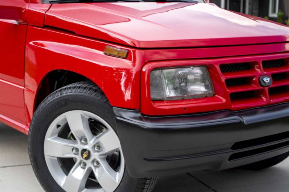 https://autogreeknews.gr/wp-content/uploads/2021/08/1996-geo-tracker-with-camaro-v6-4.jpg