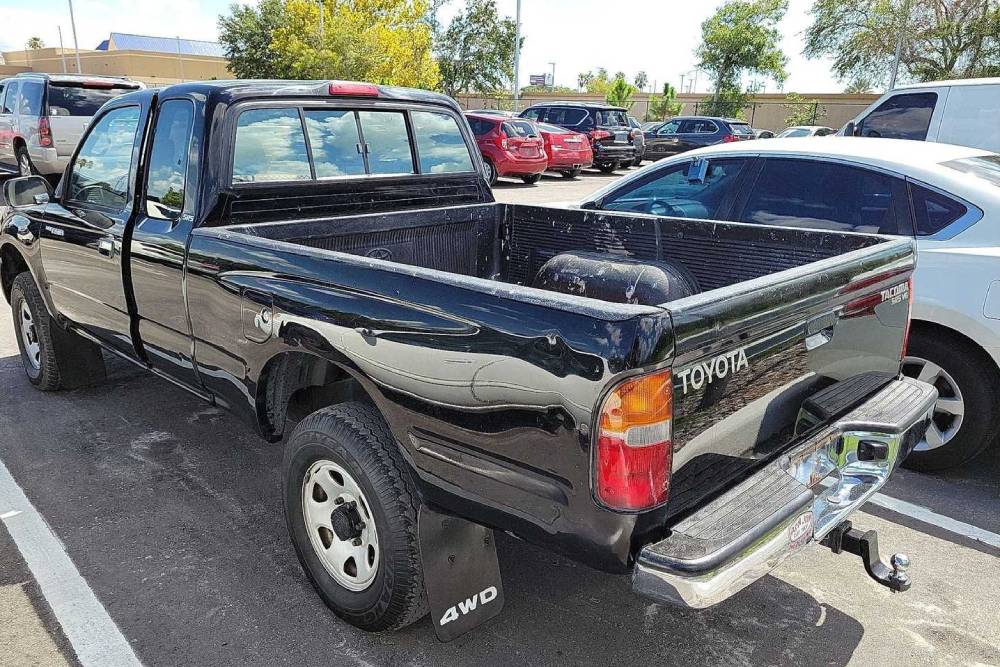 https://autogreeknews.gr/wp-content/uploads/2021/08/1998-toyota-tacoma-4x4-manual-3.jpg