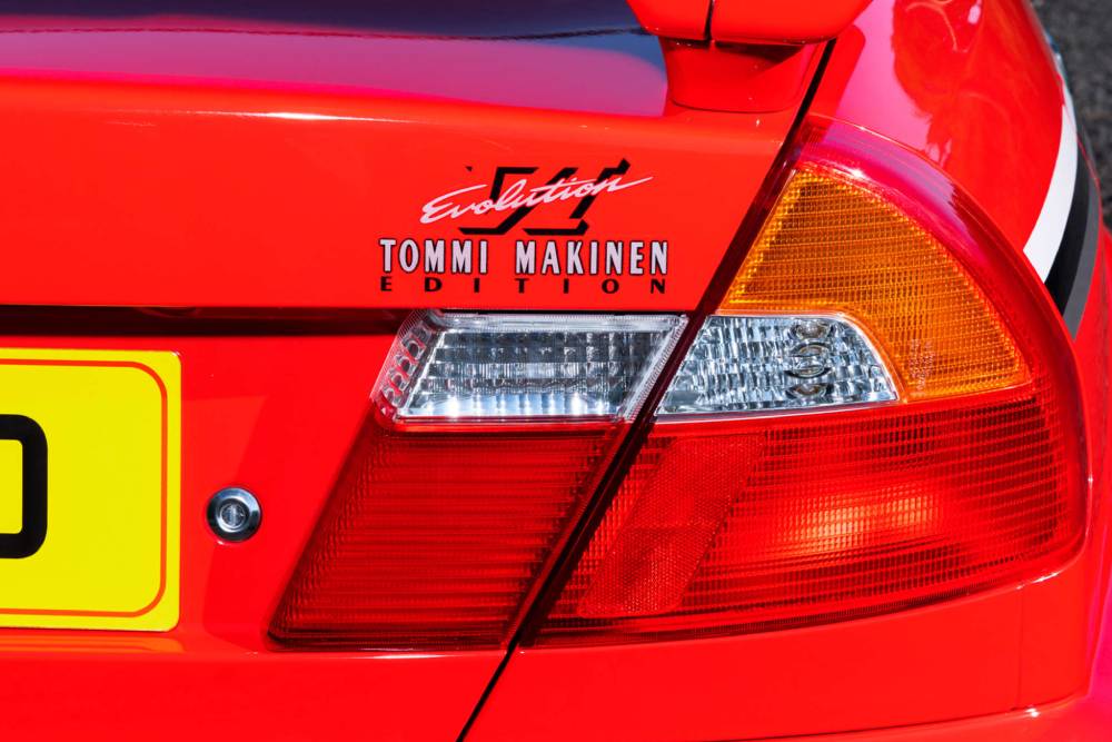 https://autogreeknews.gr/wp-content/uploads/2021/08/2000-Mitsubishi-Lancer-Evolution-VI-Tommi-Makinen-7.jpg