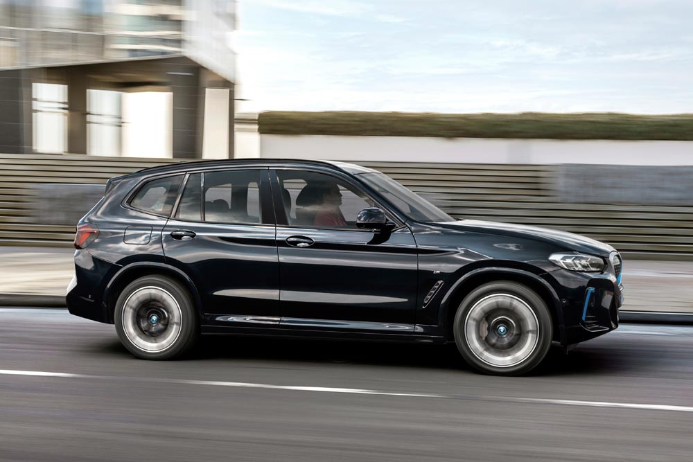 https://autogreeknews.gr/wp-content/uploads/2021/08/BMW-iX3-14.jpg