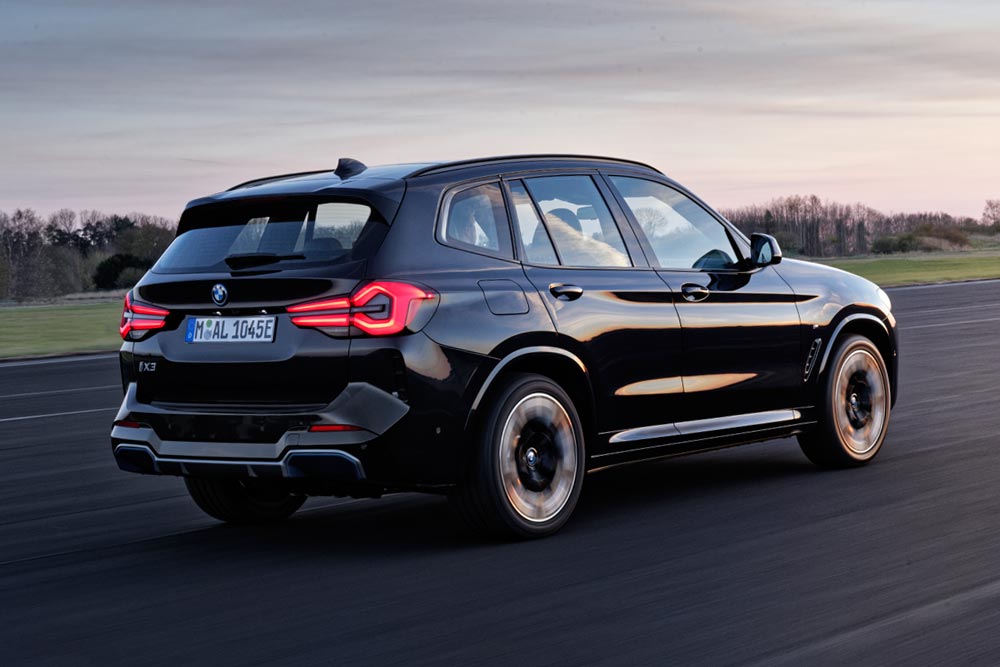 https://autogreeknews.gr/wp-content/uploads/2021/08/BMW-iX3-15.jpg