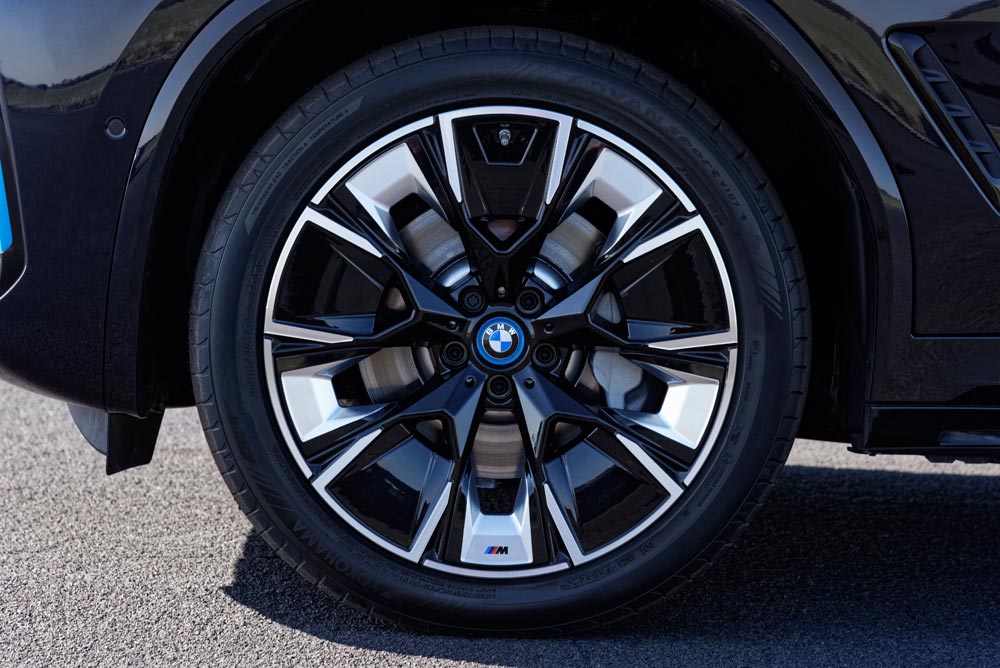 https://autogreeknews.gr/wp-content/uploads/2021/08/BMW-iX3-4.jpg