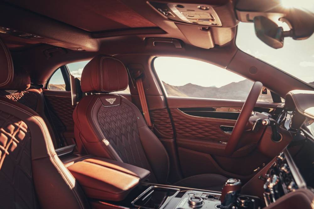 https://autogreeknews.gr/wp-content/uploads/2021/08/Bentley_Flying_Spur_2021_interiοr_02-5.jpg