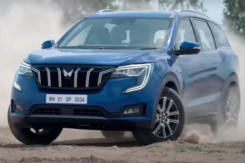 https://autogreeknews.gr/wp-content/uploads/2021/08/Mahindra-XUV-700-1-1.jpg