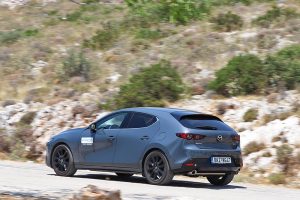 Mazda-3-SkyactivX-(12)