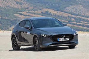 Mazda-3-SkyactivX-(19)