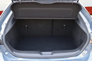 Mazda-3-SkyactivX-(25)