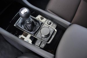 Mazda-3-SkyactivX-(41)