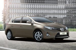 Toyota-Auris-2013-(1)