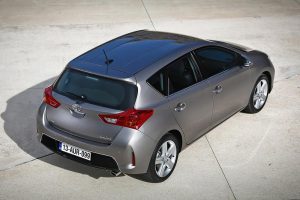 Toyota-Auris-2013-(2)