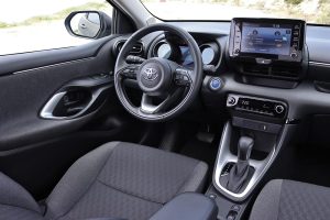 Toyota-Yaris-1.5-Hybrid-(21)