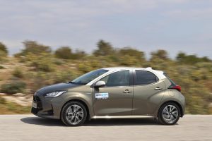 Toyota-Yaris-1.5-Hybrid-(29)