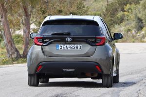 Toyota-Yaris-1.5-Hybrid-(36)