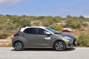 Toyota-Yaris-1.5-Hybrid-(38)