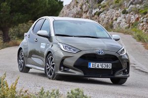 Toyota-Yaris-1.5-Hybrid-(7)