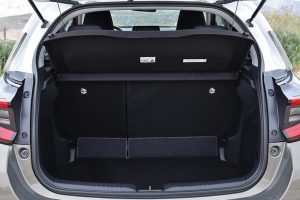 Toyota-Yaris-1.5-Hybrid-(9)