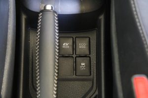 Toyota-Yaris-HSD (8)