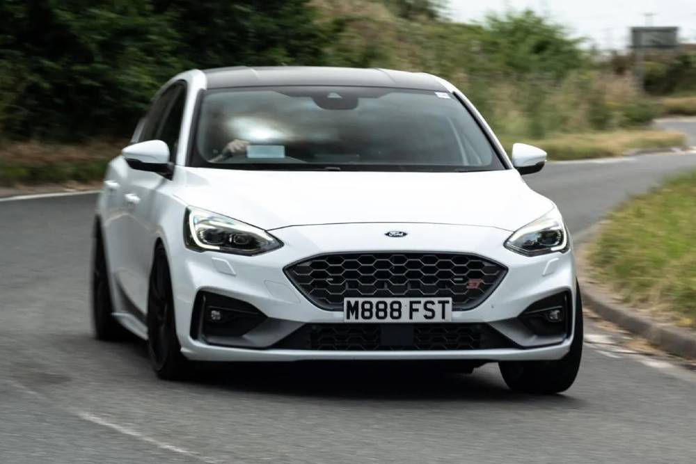 https://autogreeknews.gr/wp-content/uploads/2021/08/ford-focus-st-mountune-m365-2.jpg
