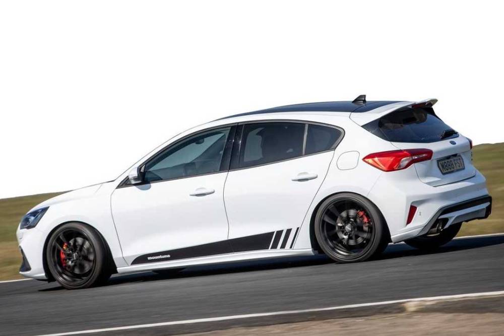 https://autogreeknews.gr/wp-content/uploads/2021/08/ford-focus-st-mountune-m365.jpg