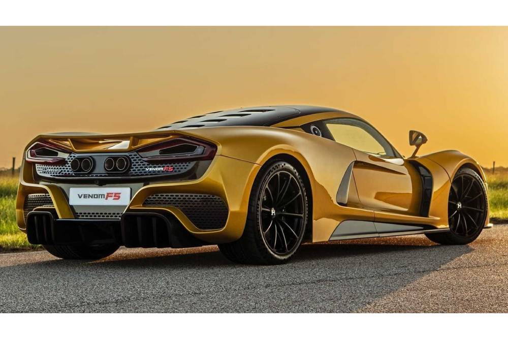 https://autogreeknews.gr/wp-content/uploads/2021/08/hennessey-venom-f5-mojave-gold-2.jpg