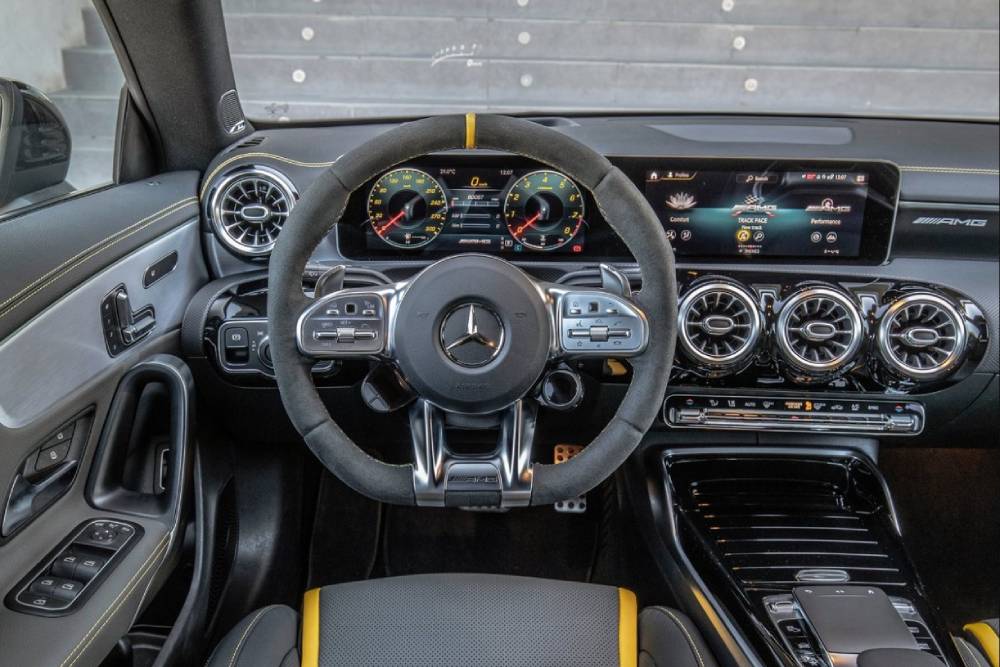 https://autogreeknews.gr/wp-content/uploads/2021/08/mercedes-amg-a45-s-mountain-magno-10.jpg