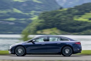 mercedes-benz_eqs_450_amg_line_6