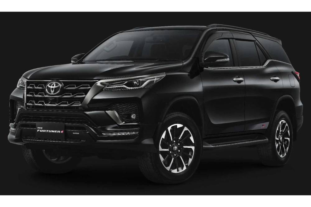 https://autogreeknews.gr/wp-content/uploads/2021/08/toyota-fortuner-gr-sport-indonesia-2.jpg