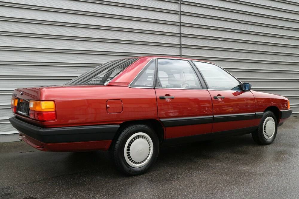 https://autogreeknews.gr/wp-content/uploads/2021/09/1983-audi-100-for-sale-11.jpg
