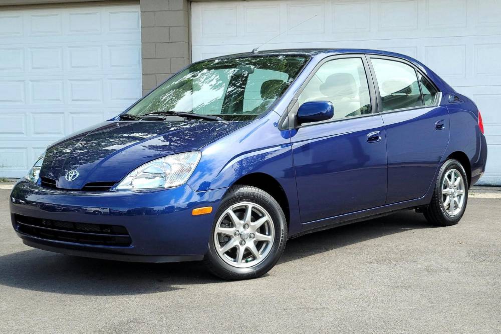 https://autogreeknews.gr/wp-content/uploads/2021/09/2003-Toyota-Prius-9.jpg