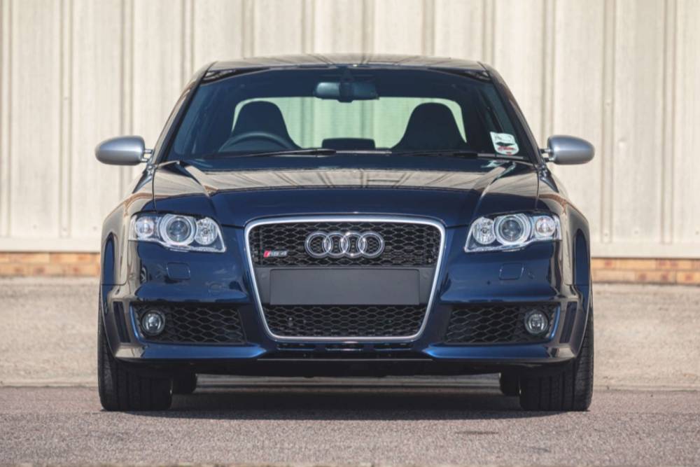 https://autogreeknews.gr/wp-content/uploads/2021/09/2007-audi-rs4-for-sale-2.jpg