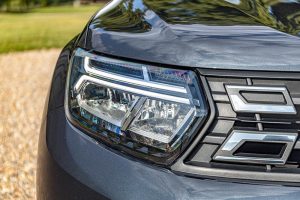 2021—New-Dacia-Duster-ECO-G–4X2—Slate-grey-tests-drive-(1)