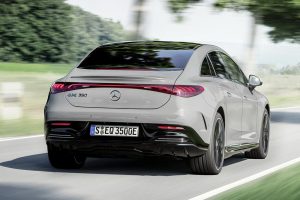 2022-Mercedes-Benz-EQE-(11)