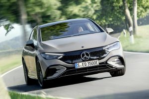 2022-Mercedes-Benz-EQE-(12)