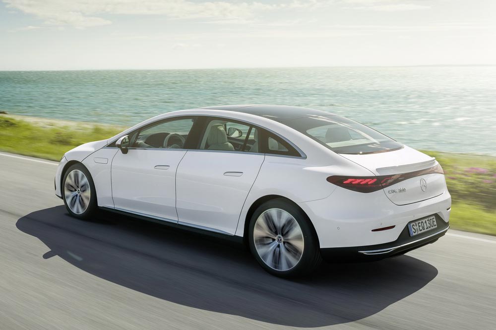 https://autogreeknews.gr/wp-content/uploads/2021/09/2022-Mercedes-Benz-EQE-3.jpg
