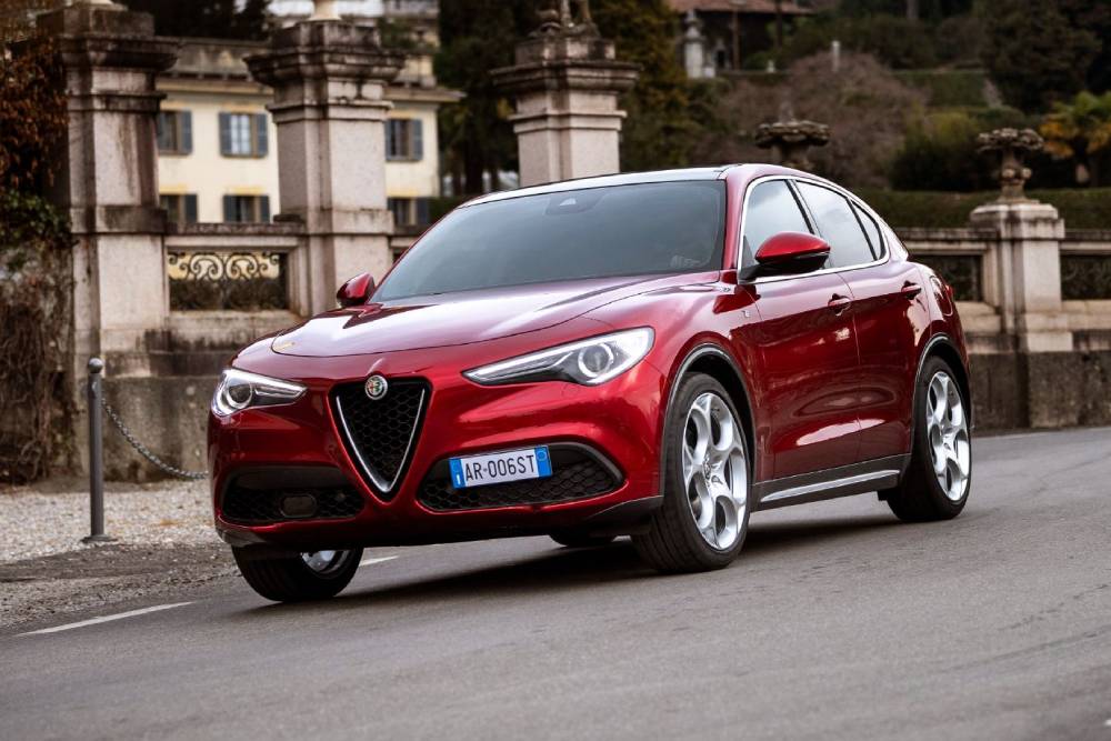 https://autogreeknews.gr/wp-content/uploads/2021/09/Alfa-Romeo-Giulia-and-Stelvio-6C-Villa-d-Este-11.jpg