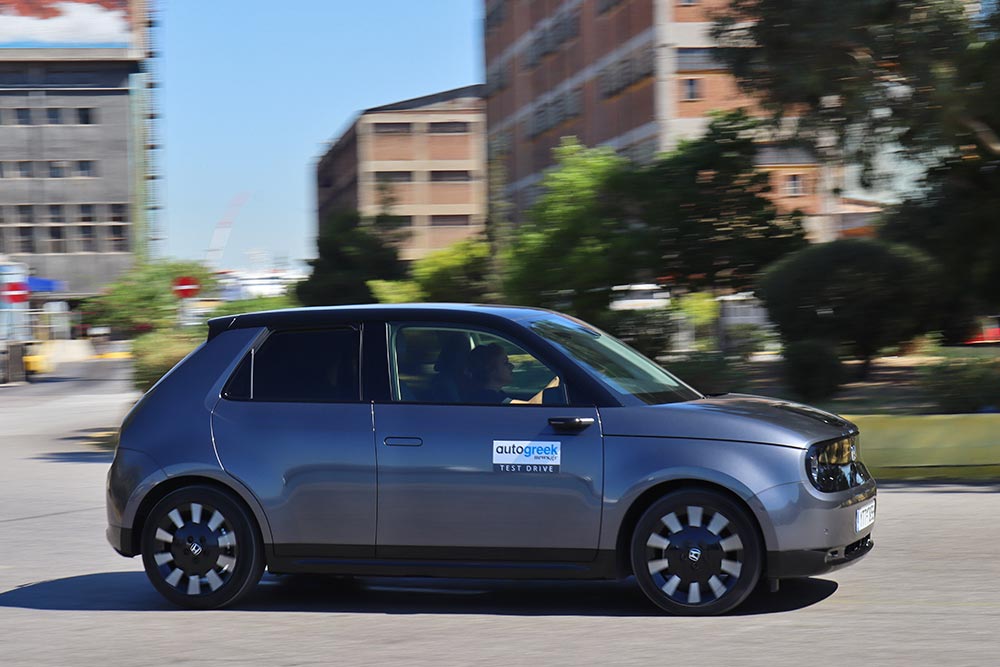 https://autogreeknews.gr/wp-content/uploads/2021/09/Honda-e-65.jpg