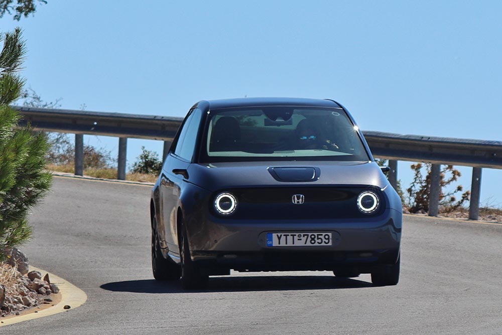 https://autogreeknews.gr/wp-content/uploads/2021/09/Honda-e-68.jpg