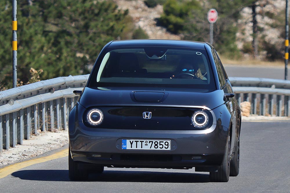 https://autogreeknews.gr/wp-content/uploads/2021/09/Honda-e-72.jpg
