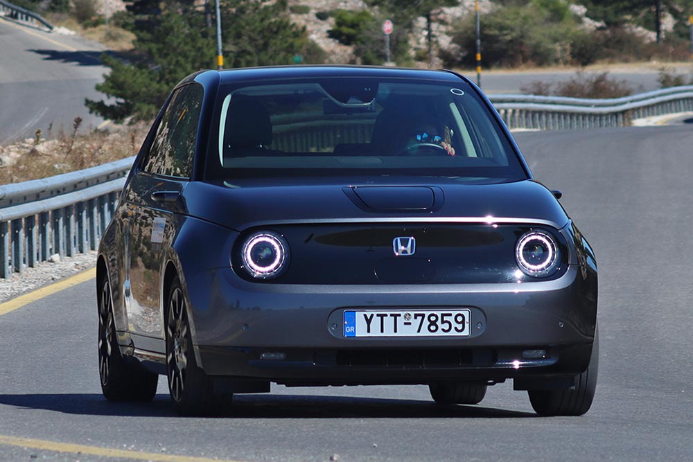 https://autogreeknews.gr/wp-content/uploads/2021/09/Honda-e-74.jpg