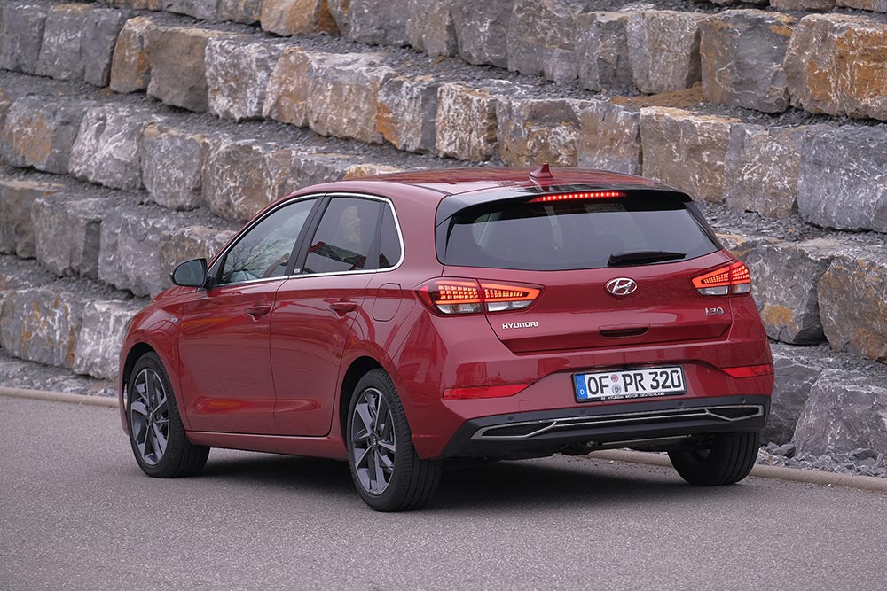 https://autogreeknews.gr/wp-content/uploads/2021/09/Hyundai_i30_hatchback_CRDi-8.jpg