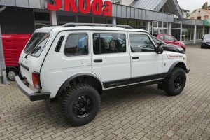 Lada-Niva-5d-(1)