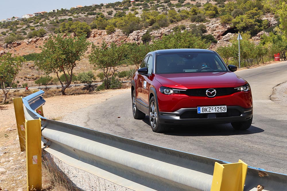 https://autogreeknews.gr/wp-content/uploads/2021/09/Mazda-MX-30-9.jpg