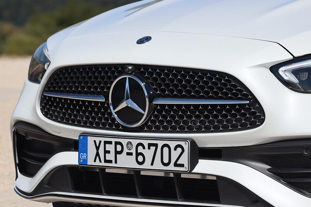 https://autogreeknews.gr/wp-content/uploads/2021/09/Mercedes-C-200-2021-14.jpg