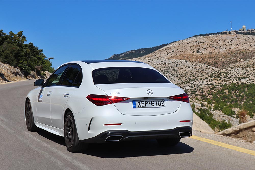 https://autogreeknews.gr/wp-content/uploads/2021/09/Mercedes-C-200-2021-60.jpg